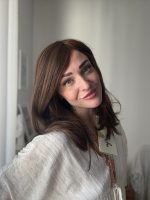 Monica - Capelli Veri attaccatura invisibile Antiscivolo 100% fatta a mano - immagine 3